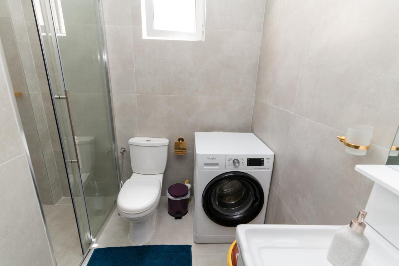 Saranda Apartment *
